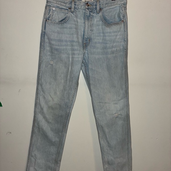 Silver Lake Light Wash Boyfriend Jeans – Women’s Size 29 - Gently Worn - Picture 3 of 5